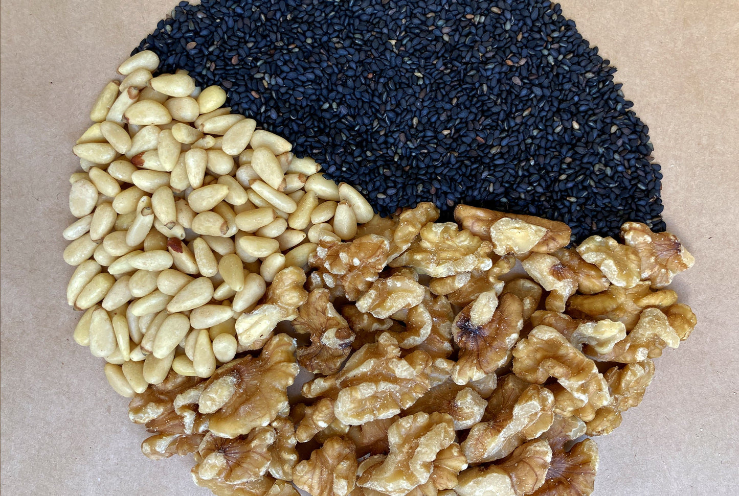 黒ごま、くるみ、松の実 比率グラフ